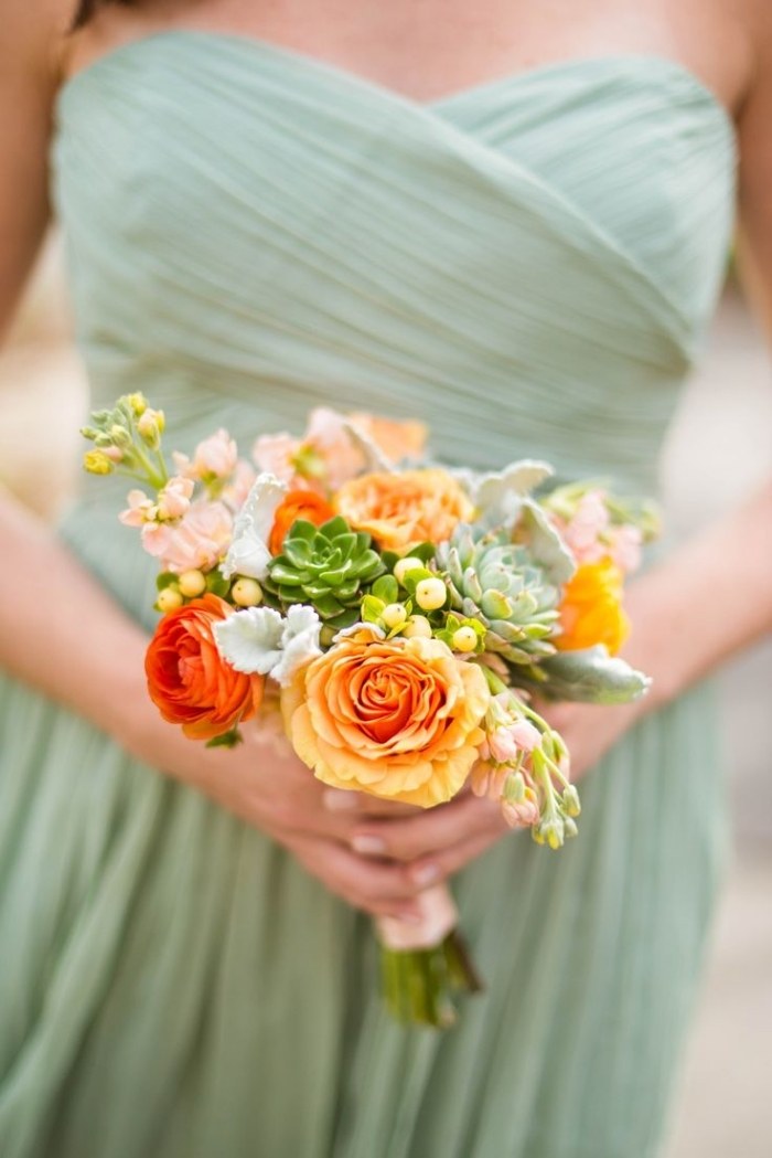 rochie verde pastel cu decolteu inimă - trandafiri portocalii și suculente Rochii de domnișoare de onoare rochii de toamnă-nunta-pastel verde-portocaliu-portocaliu