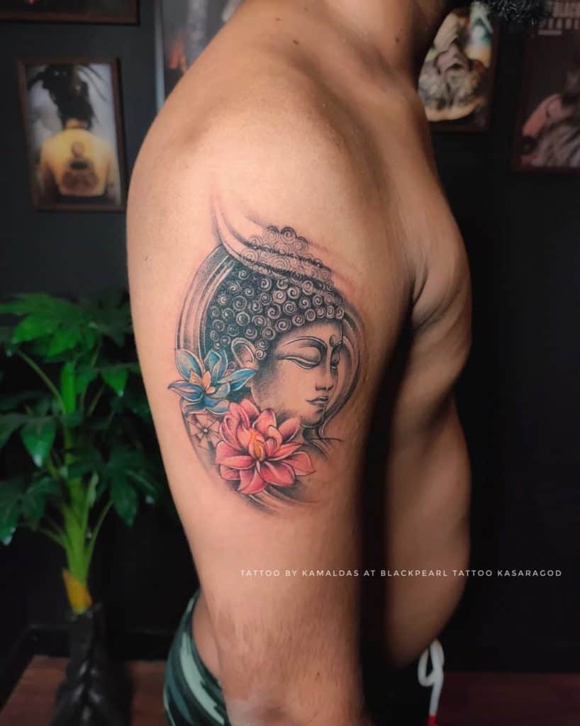 Tatuagem de Buda no ombro gigante