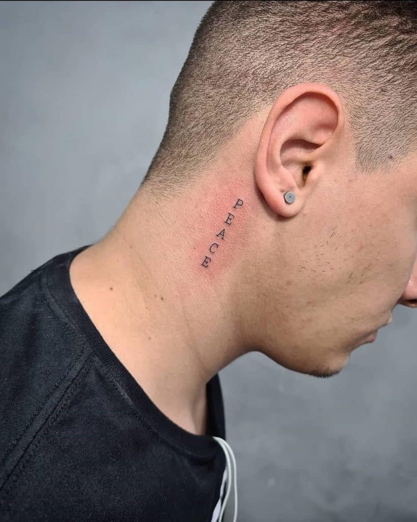 Idéias de fontes para tatuagem de paz no pescoço