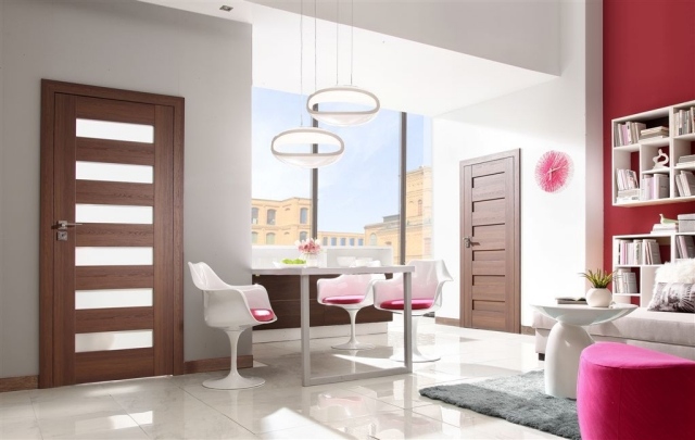 ușile interioare din lemn moderne încadrează decupaje orizontale din sticlă uși de interior moderne din lemn cadru-sticlă-decupaje orizontale