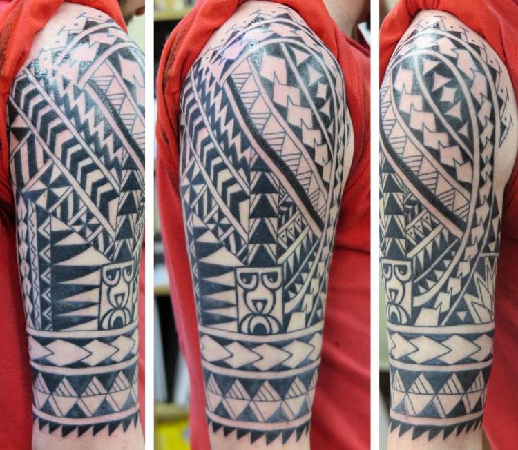Tatuaj maori cu brațul superior cu motive polineziene Tatuajul brațului superior manieră-motive tribale-maori-polineziene