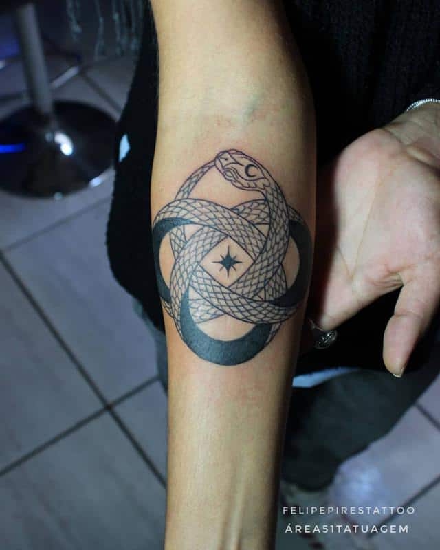 ケルトのウロボロスのタトゥー3