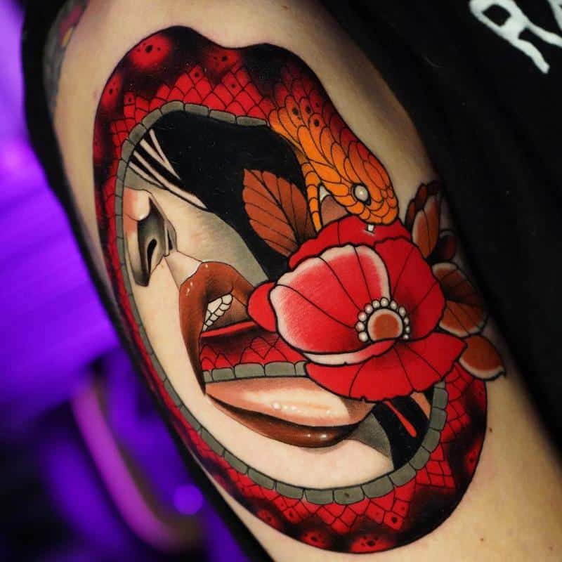 カラフルなウロボロスのタトゥー2