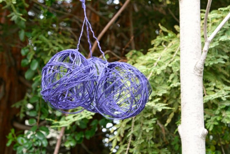 bile decorative din fir violet idei de decor-grădină-petrecere-fire-bile