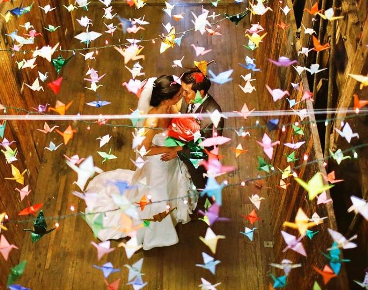 Drapă ghirlande de păsări origami colorate idei-decor-grădină-petrecere-ghirlande-origami-păsări