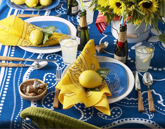idei decorare masa vara idei de masa albastra servetele galbene lamaie decor de masa de vara fata de masa albastra servetele galbene lamaie