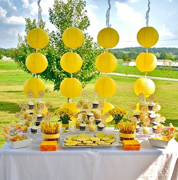 idei de decorare petrecere gradina vara galben tematic cupcakes idei de decor grădină petrecere vară temă galbenă cupcakes
