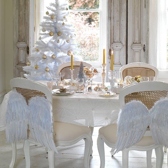 decorare masa craciun aur alb decor scaun aripi inger