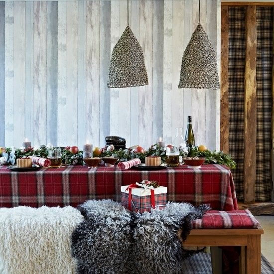 decoratiuni de masa de Craciun plapume din blana de masa cu carouri scandinave