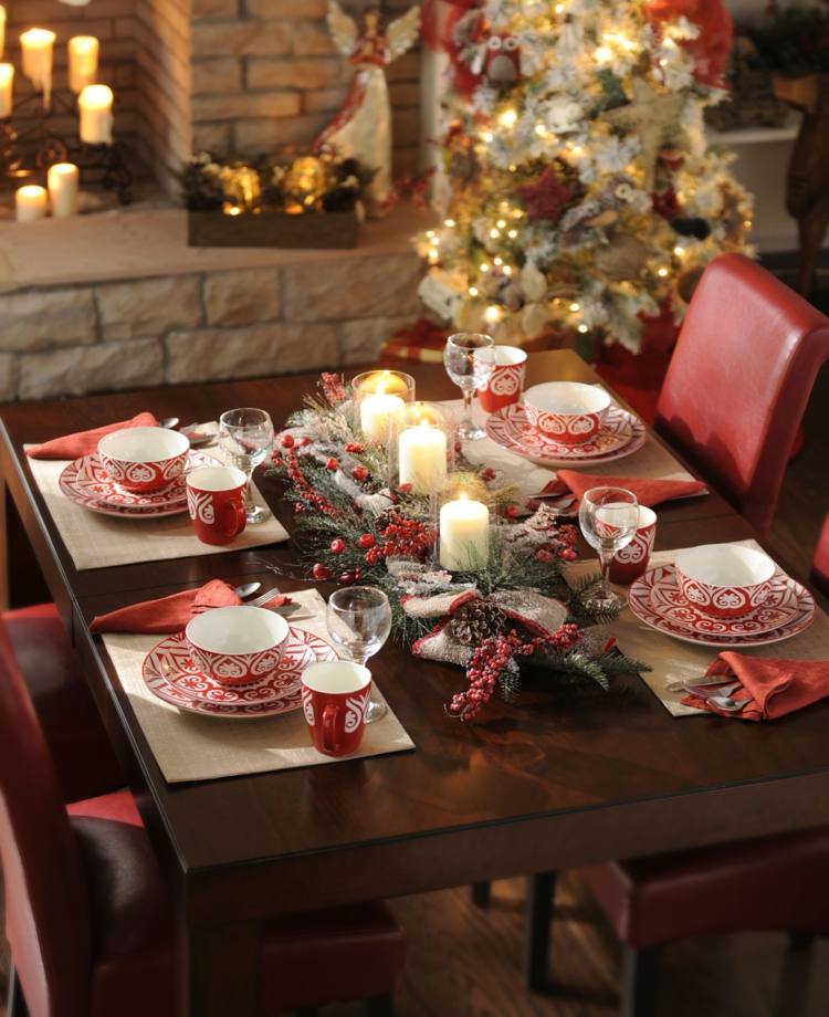 idei de decor pentru masa de Crăciun idee masă mică căni de cafea roșu alb advent