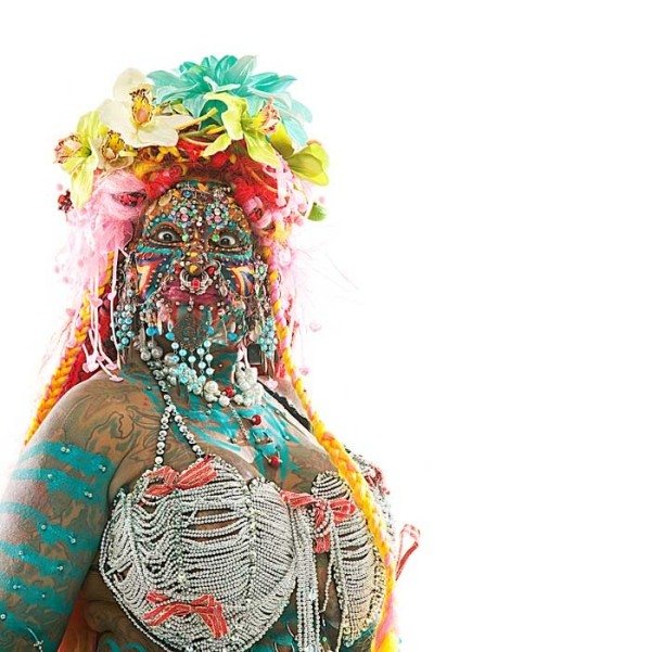 Elaine Davidson, femeia - cu cele mai multe-piercing-uri de corp și idei de Halloween