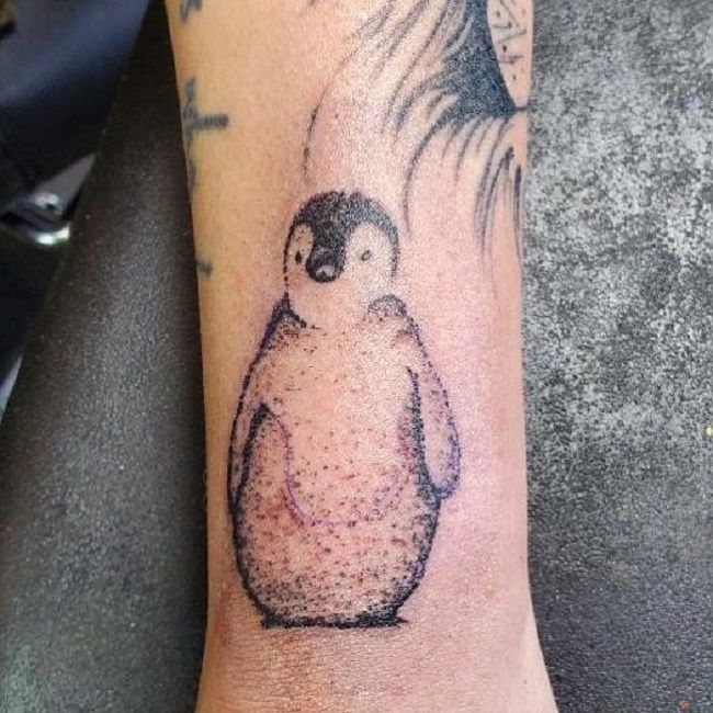 ドットワークペンギンタトゥー
