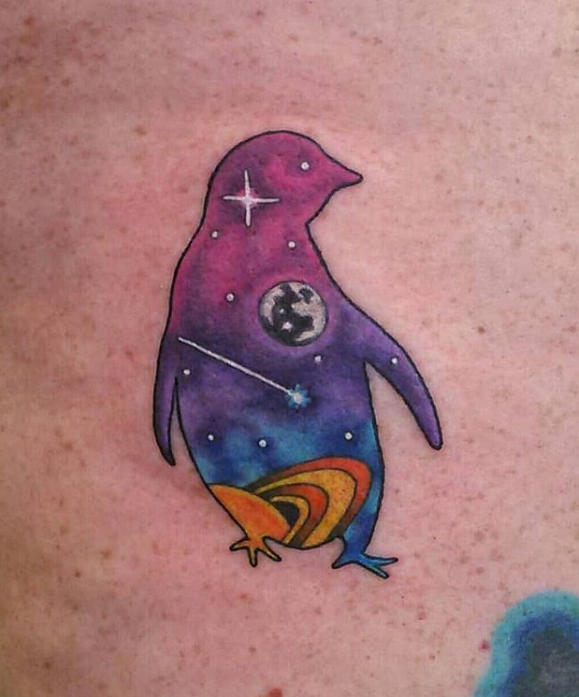 宇宙ペンギンのタトゥー
