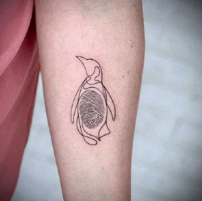 ラインアートペンギンのタトゥー