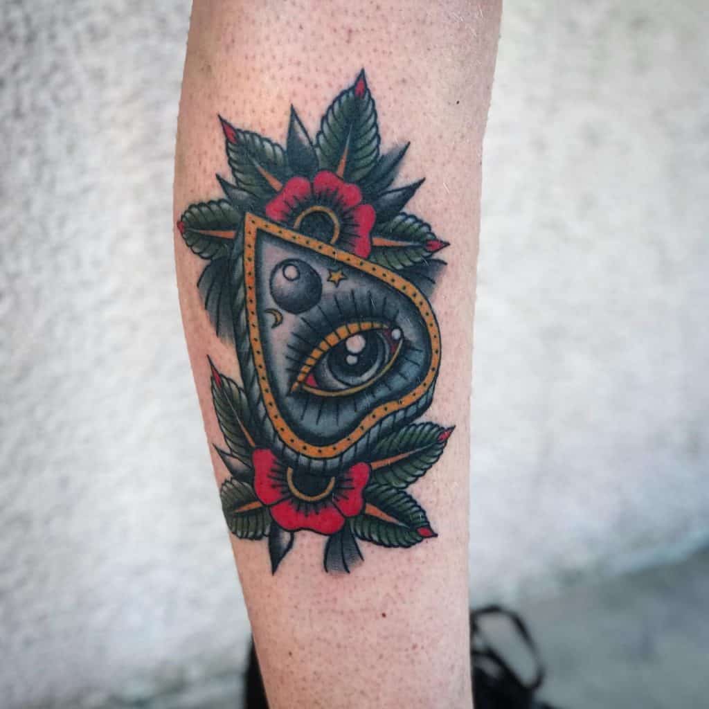 „Ouija“ lentos tatuiruotė 1