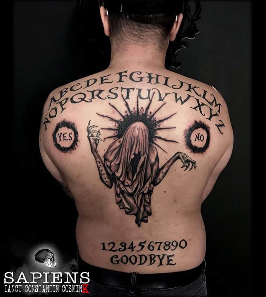 „Ouija“ lentos tatuiruotė 2