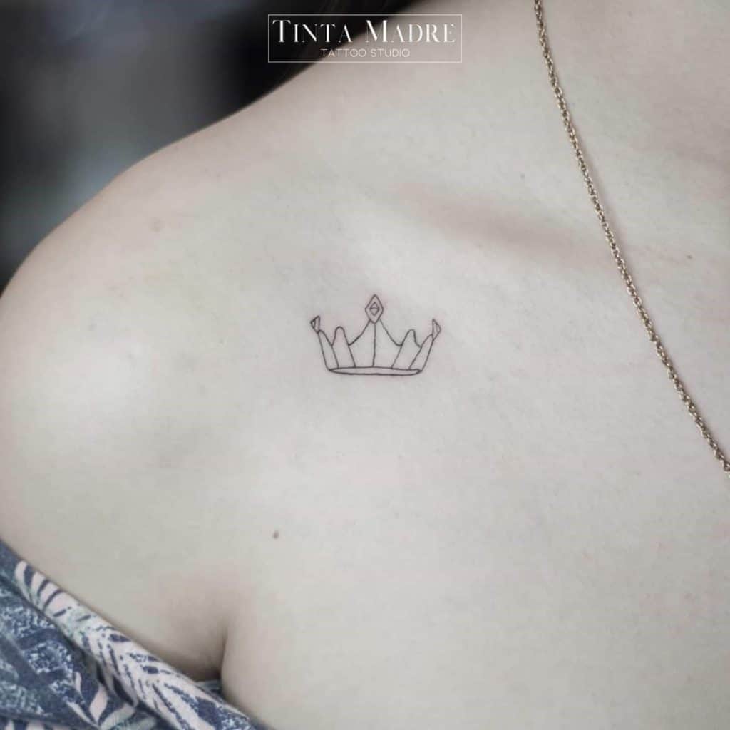 Paprasta karūnos tatuiruotė