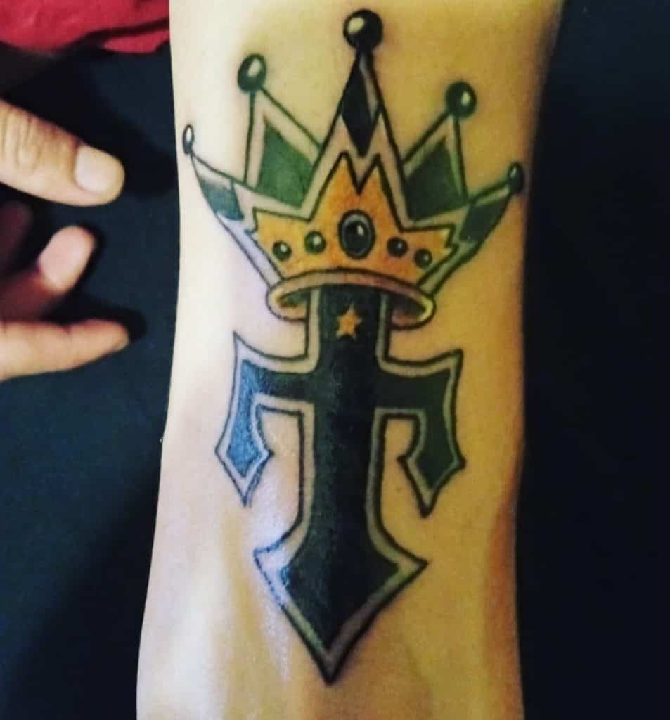 Penkių taškų karūnos tatuiruotė