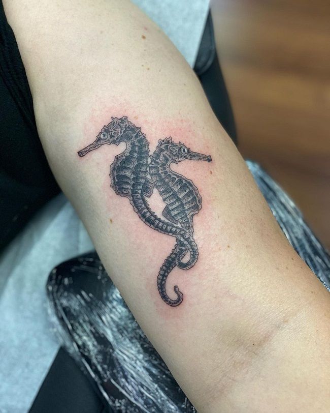 ツインタツノオトシゴのタトゥー