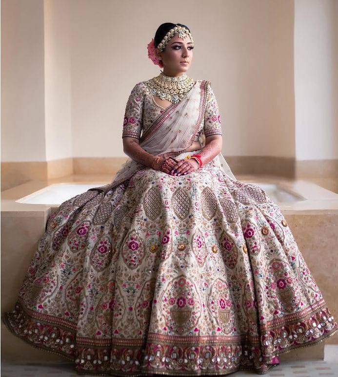 sabyasachi lehnga
