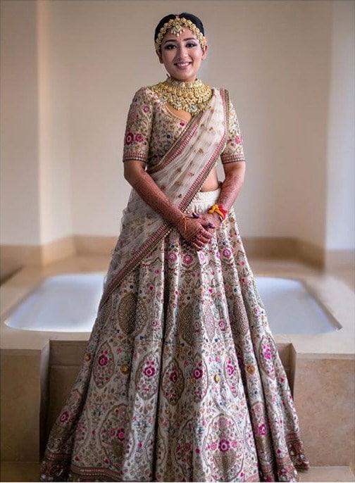 sabyasachi lehnga