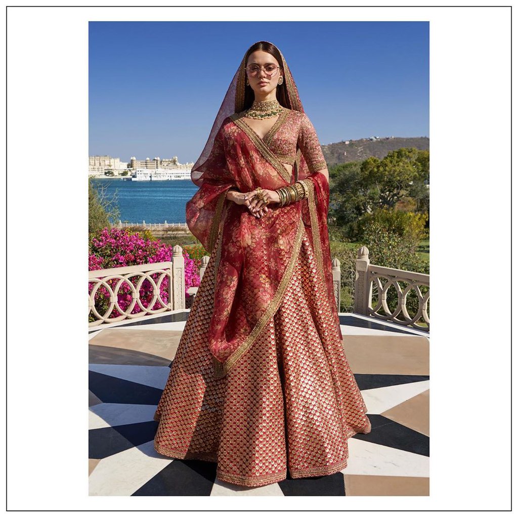 sabyasachi lehnga