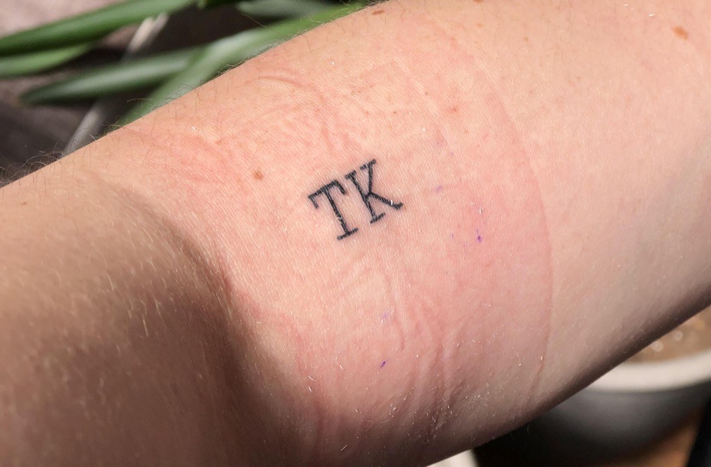 ČRKA T TATTOO