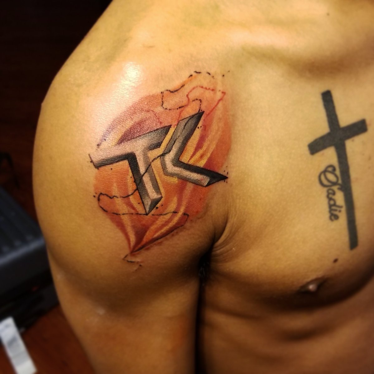 ČRKA T TATTOO