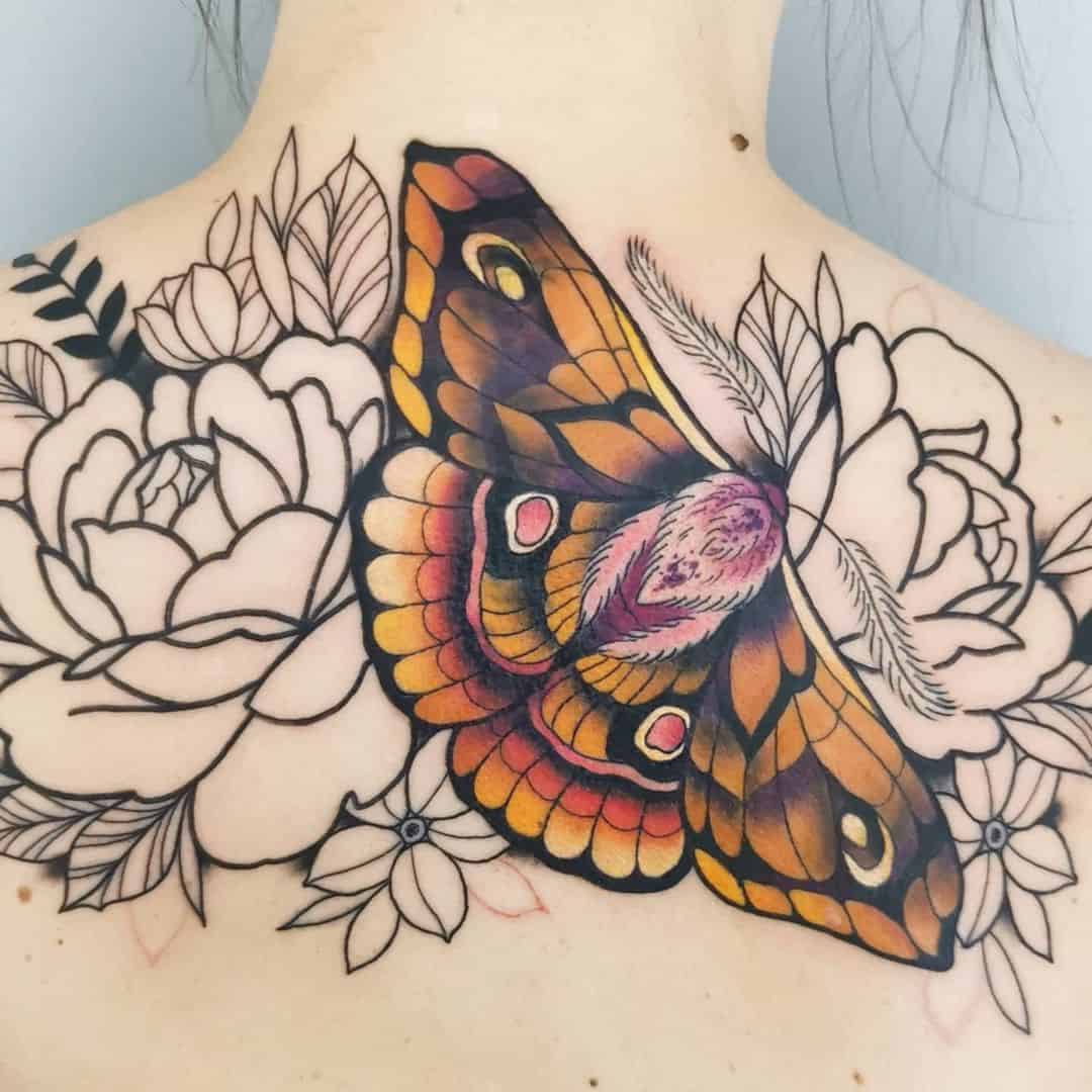 Viršutinės nugaros tatuiruotės dangtelis