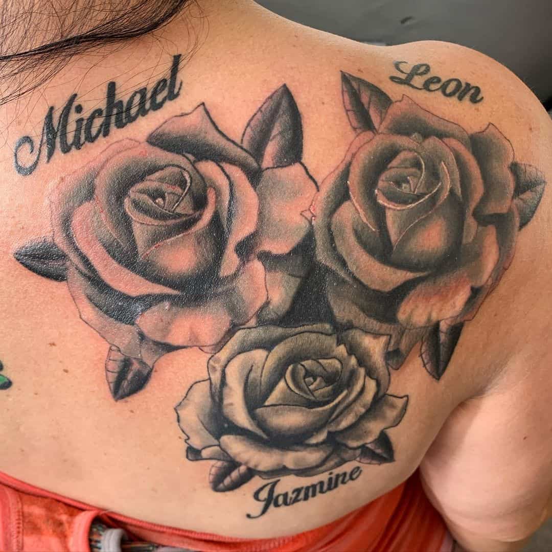 Gėlių pavadinimo motyvas