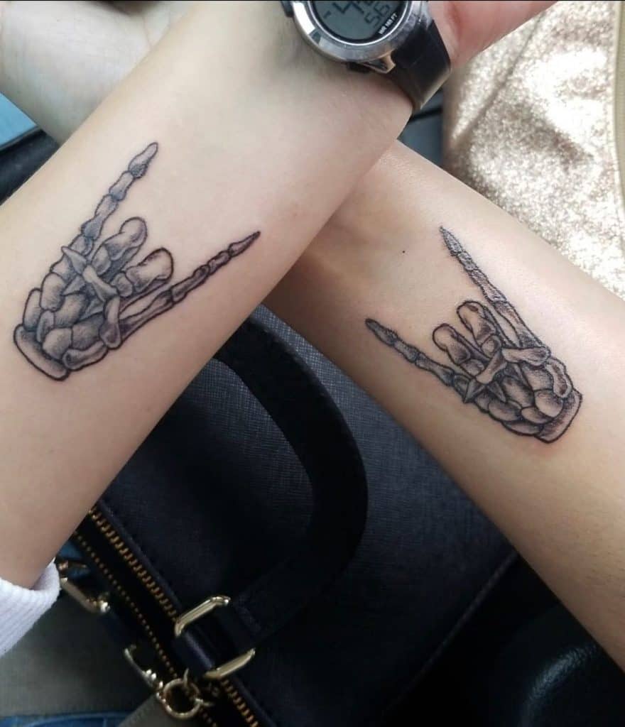 Skeleto rankos tatuiruotė, išsaugota tatuiruotė, kita 3