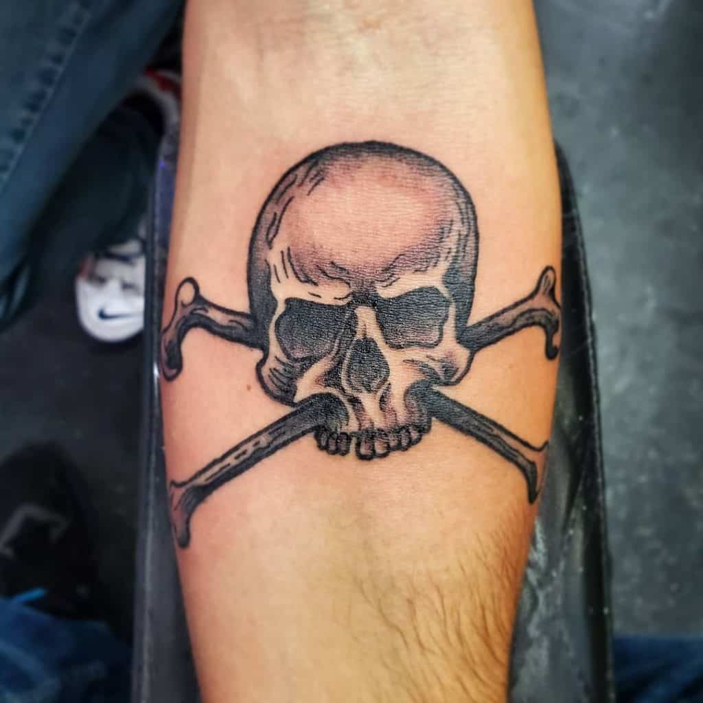 Skeleto rankos tatuiruotė, išsaugota tatuiruotė, kaukolė 4