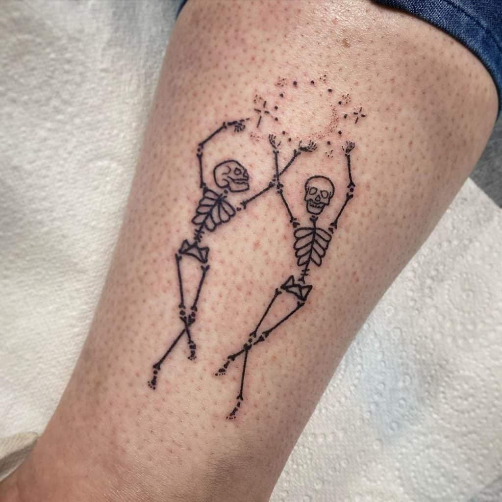 Skeleto rankos tatuiruotė, išsaugota tatuiruotė, pilna 3