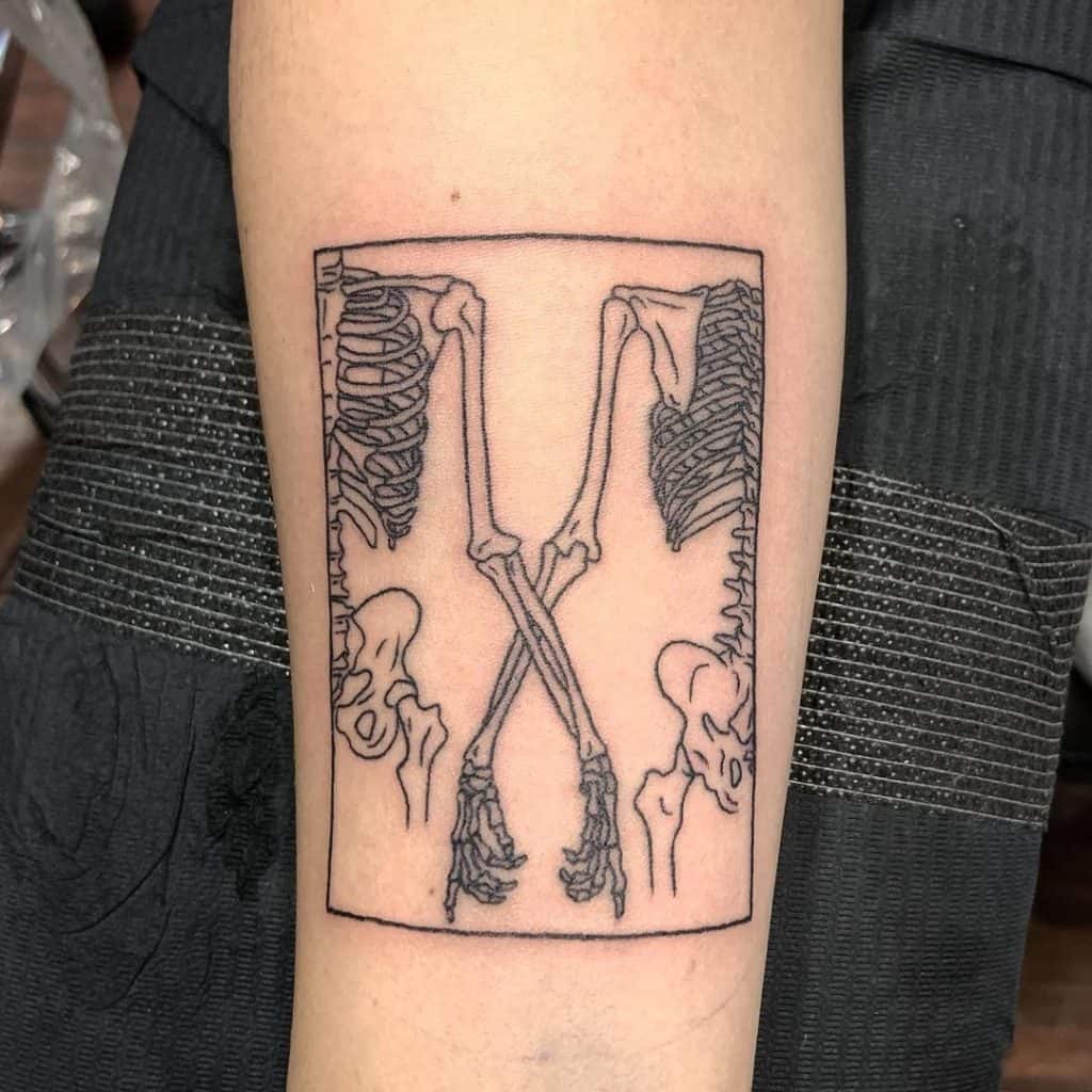 Skeleto rankos tatuiruotė, išsaugota tatuiruotė, kita 1