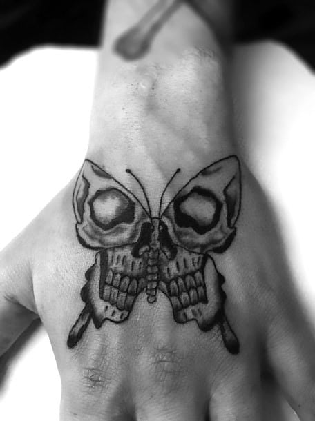 Skeleto rankų tatuiruotė, išsaugota tatuiruotė, drugelis 1p