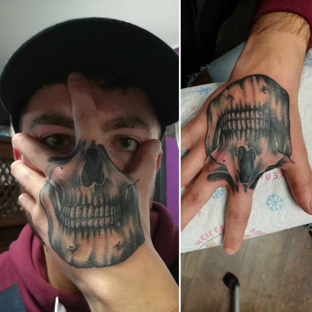 Skeleto rankų tatuiruotė, išsaugota tatuiruotė, 1 gudrybė