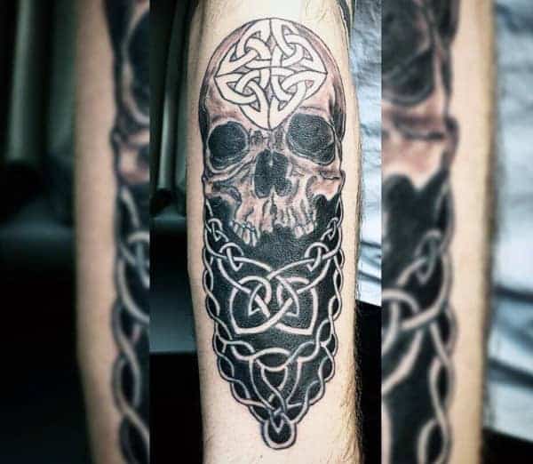 Skeleto rankų tatuiruotė, išsaugota tatuiruotė, keltų 1p