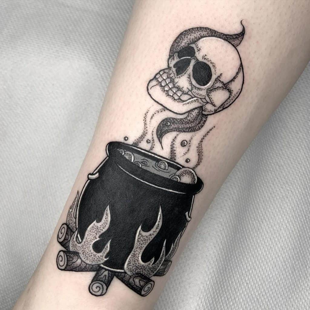 Skeleto rankų tatuiruotė, išsaugota tatuiruotė, gotika 1