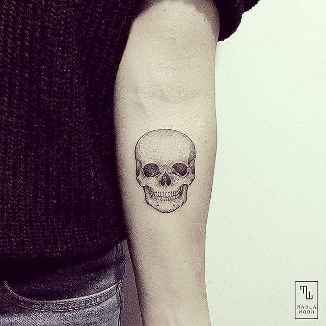 Skeleto rankų tatuiruotė, išsaugota tatuiruotė, realizmas 2