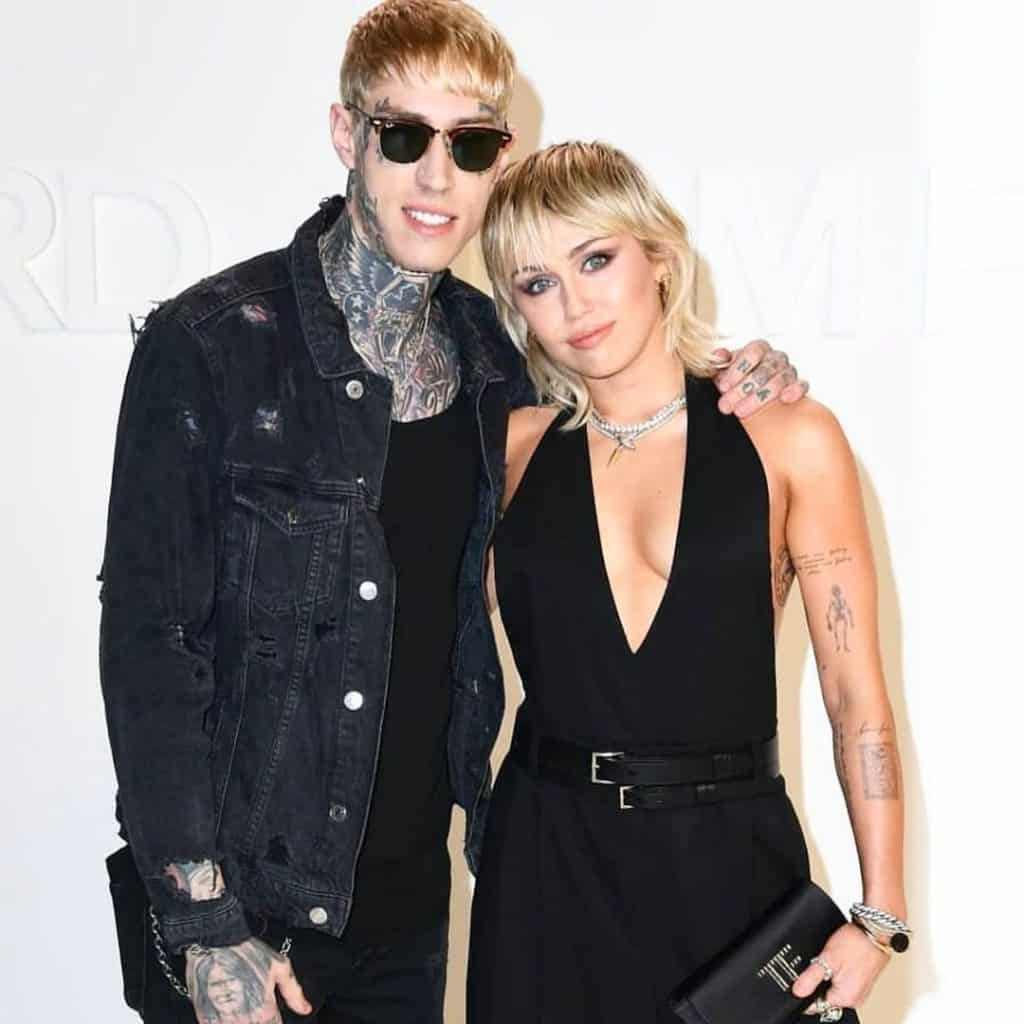 Skeleto rankos tatuiruotė, išsaugota tatuiruotė, Miley 1