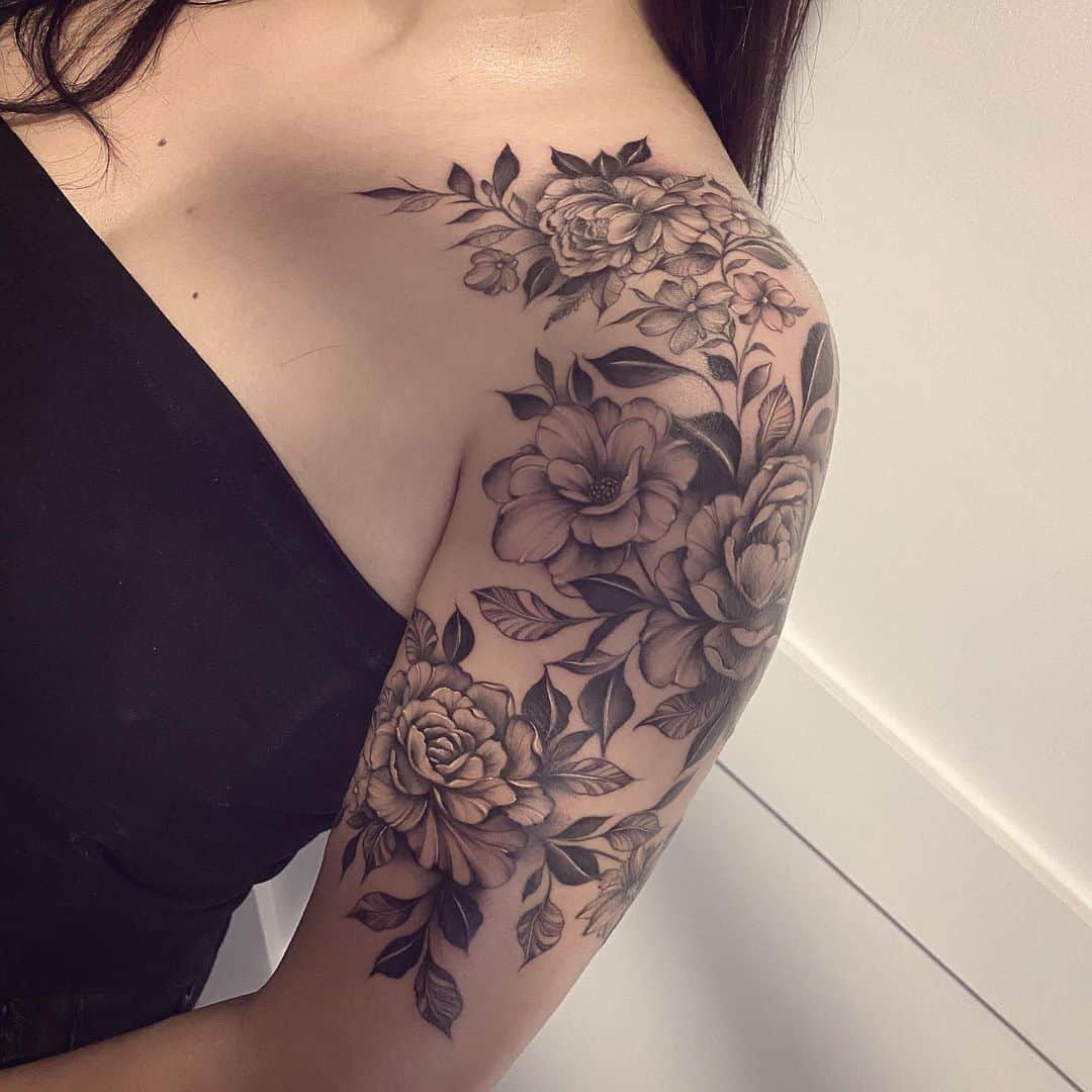Tatuaggio manica floreale 1