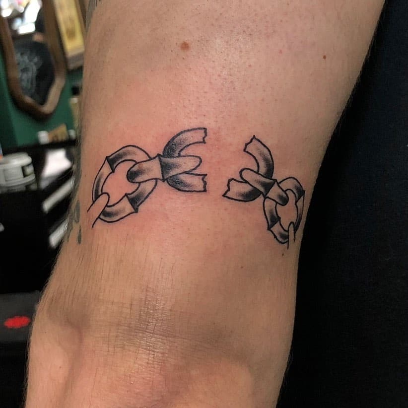 Chaîne brisée tatouage 2
