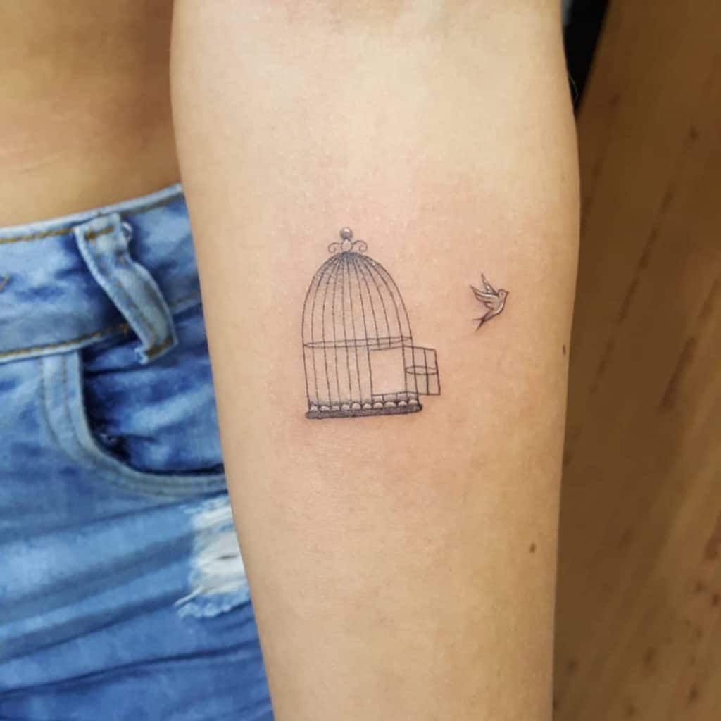 Un tatouage en cage ouverte 1