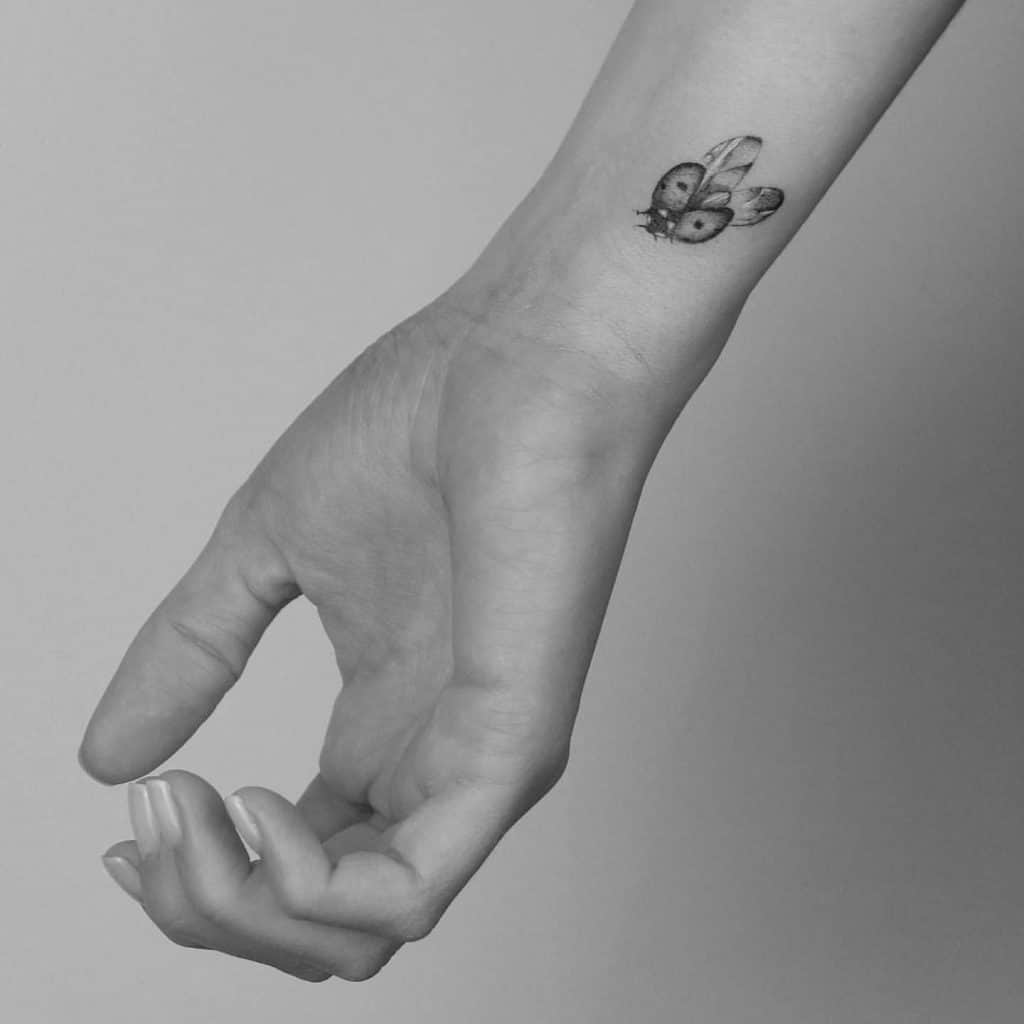 Tatouage de coccinelle de la liberté 2