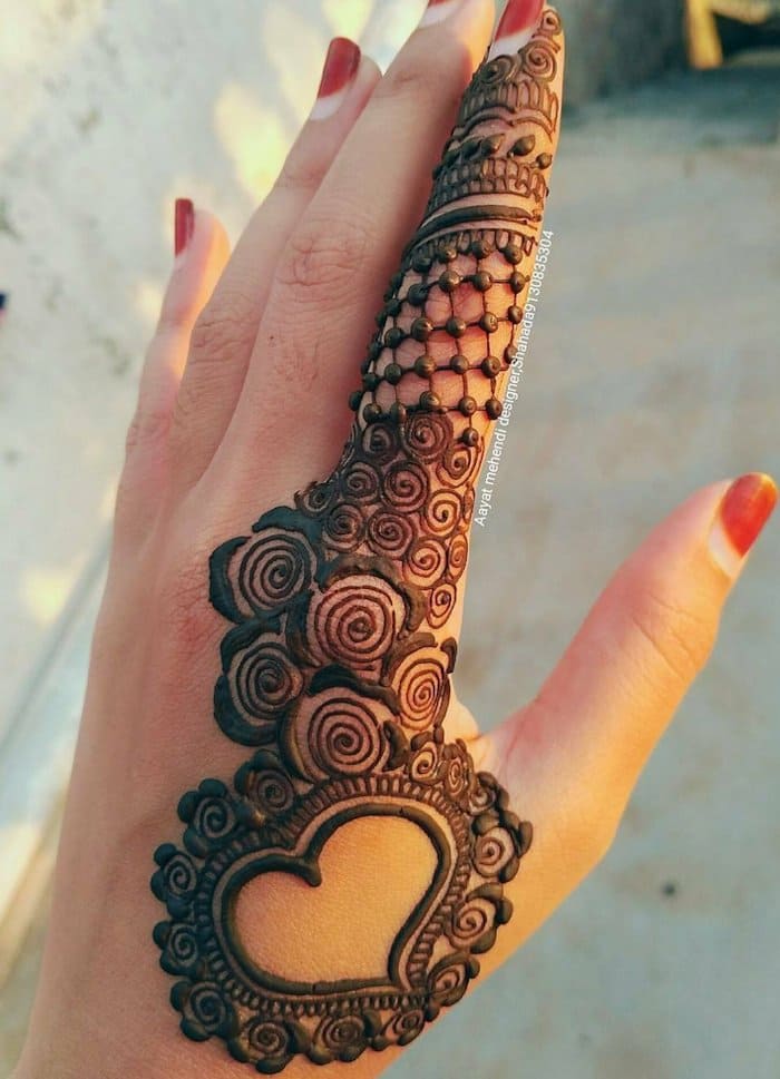 designs mehandi fáceis