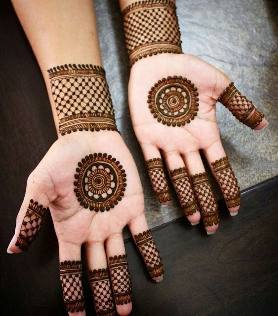 designs mehandi fáceis