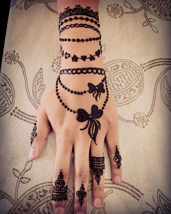 designs mehandi fáceis