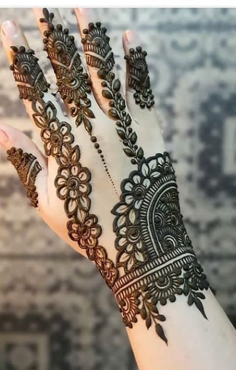 designs mehandi fáceis