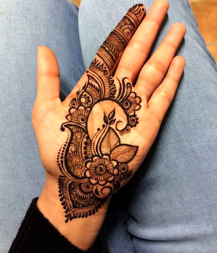 designs mehandi fáceis