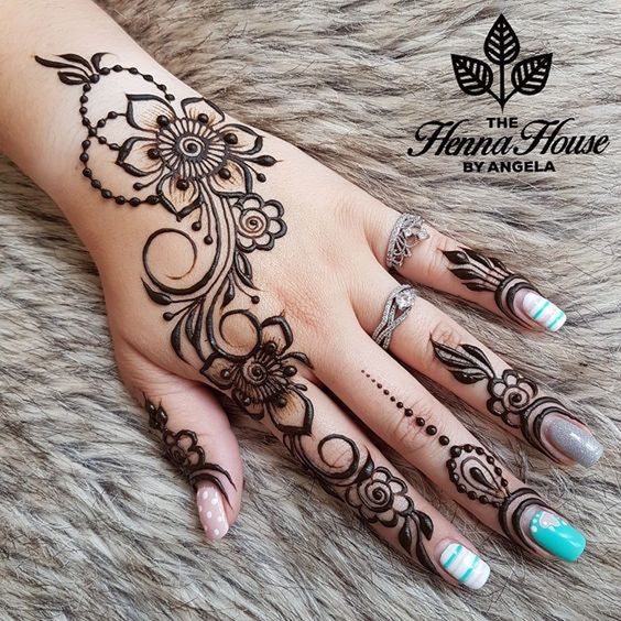 designs mehandi fáceis